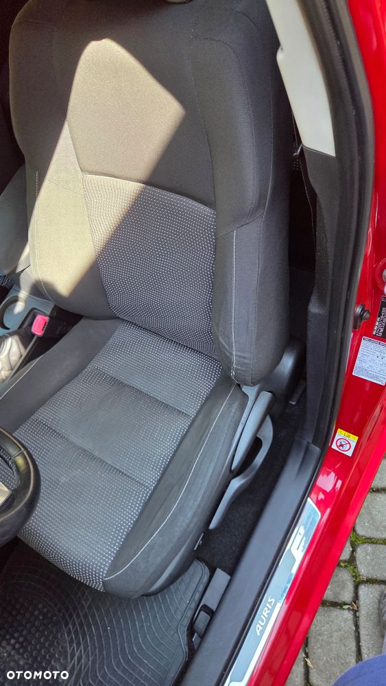 Toyota Auris 1.6 Prestige - 30