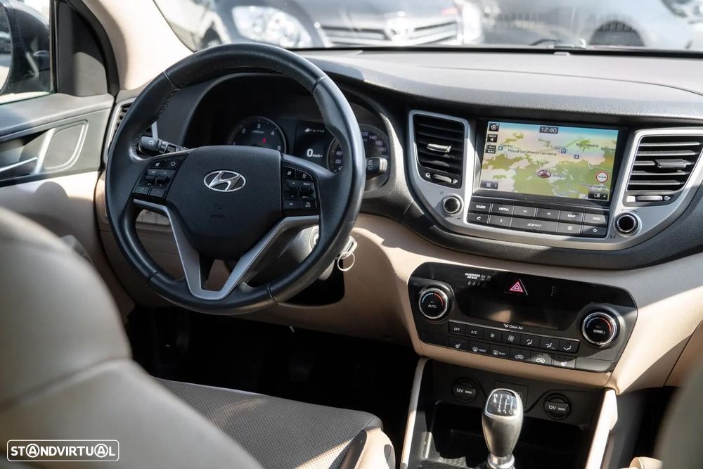 Hyundai Tucson 1.7 CRDi Creative - 28