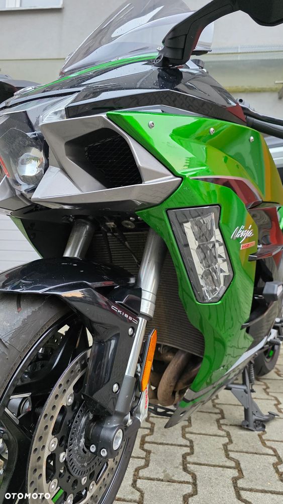 Kawasaki Ninja H2 SX - 26