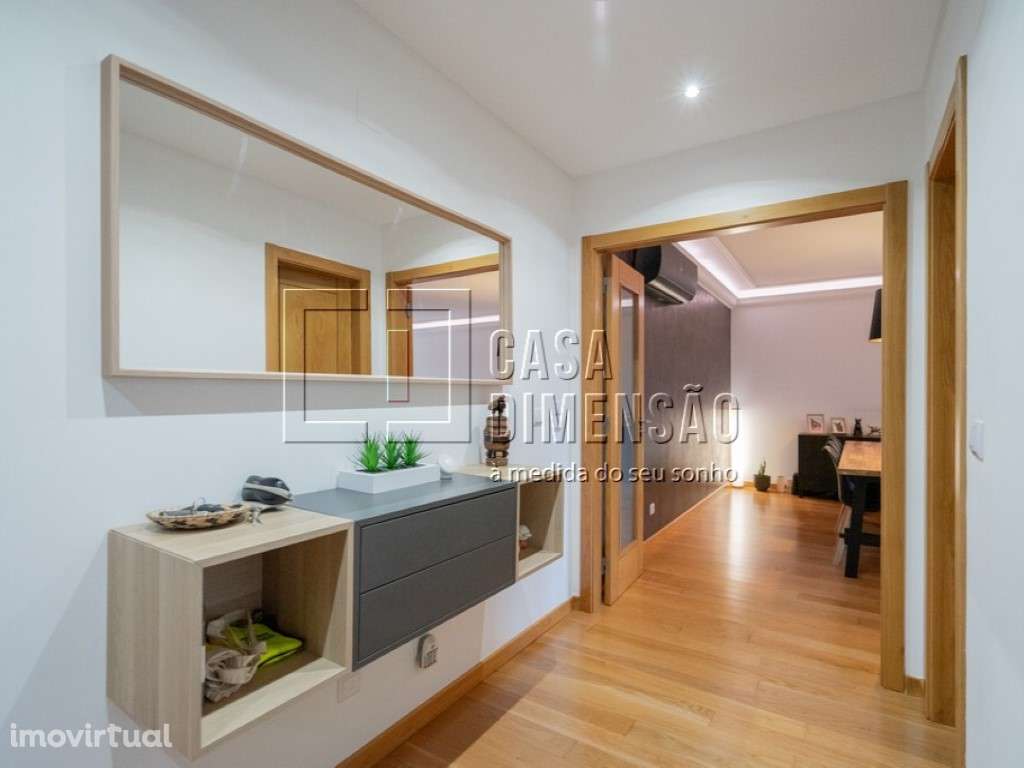 Apartamento de tipologia T2 na Serra de Carnaxide, como NOVO!! - Grande imagem: 4/44