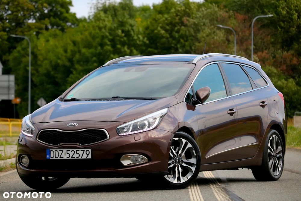 Kia Ceed 1.6 CRDi 128 Fifa World Cup Edition - 15