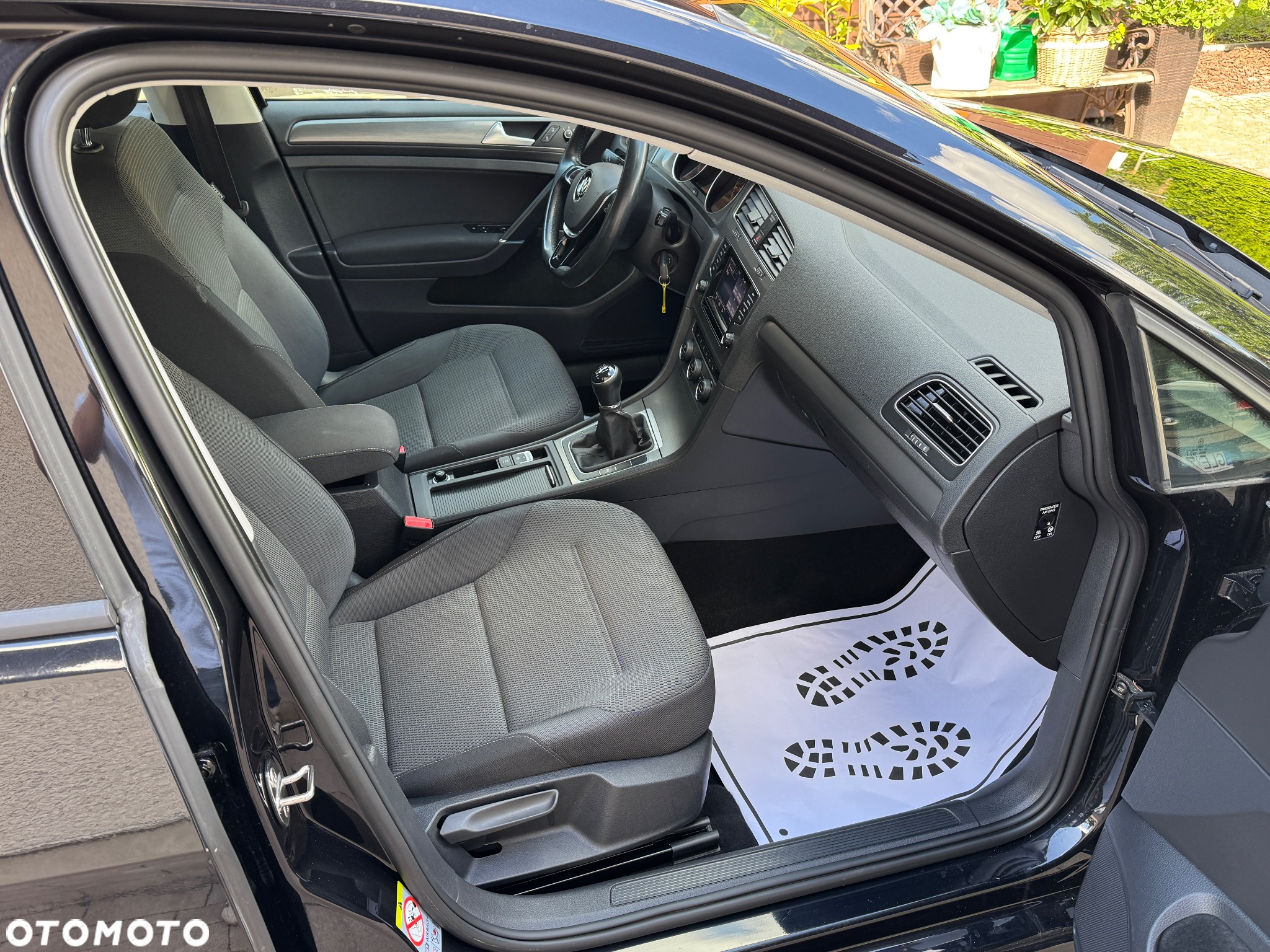 Volkswagen Golf 1.6 TDI BlueMotion Comfortline - 9