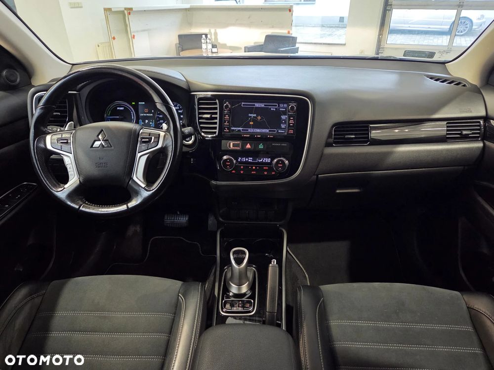 Mitsubishi Outlander Instyle NAVI - 15