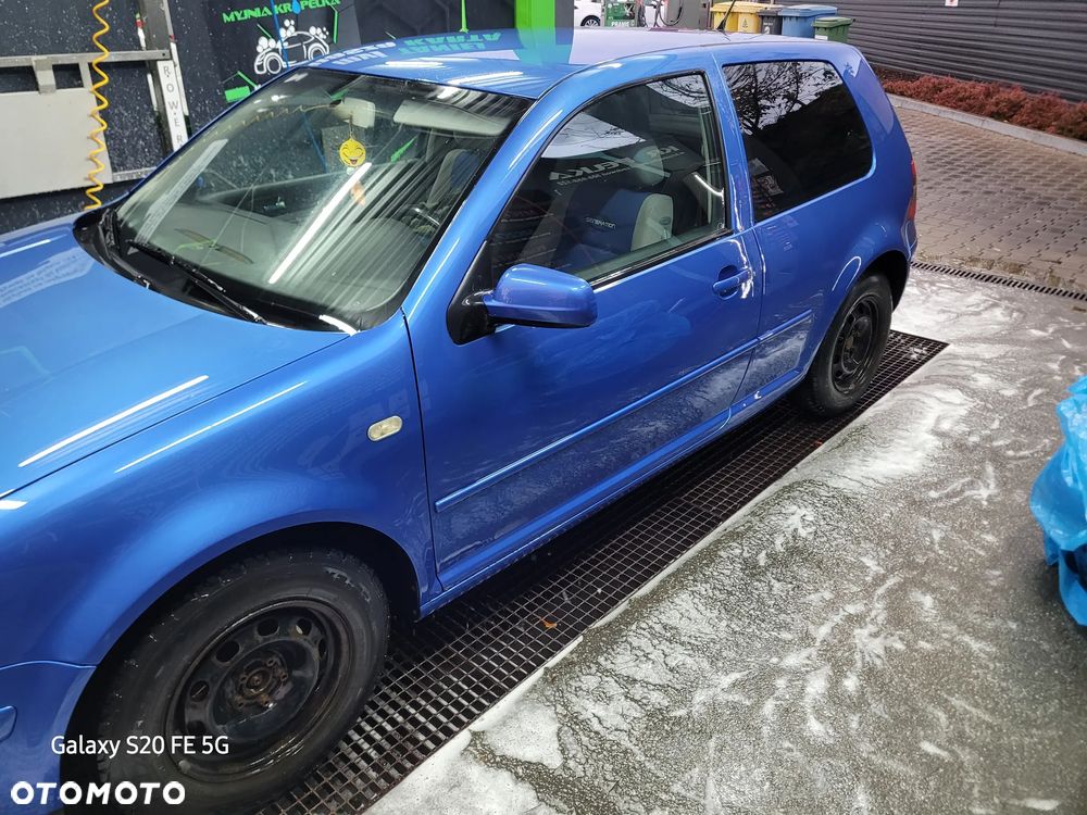 Volkswagen Golf - 2