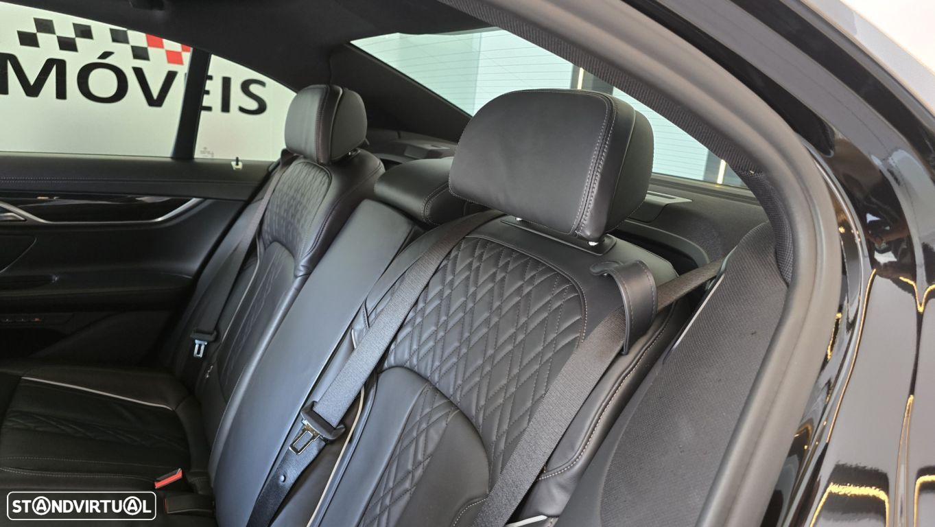 BMW 740 d xDrive Pack M Auto - 47