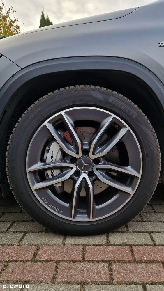 Mercedes-Benz GLA - 20