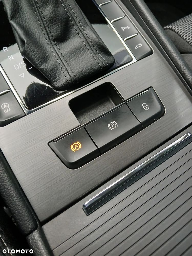 Skoda Superb 2.0 TDI SCR Style DSG - 21