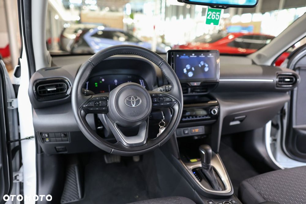 Toyota Yaris Cross - 12