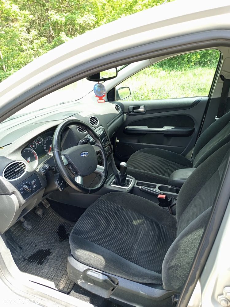 Ford Focus 1.6 Ti-VCT Ghia - 8