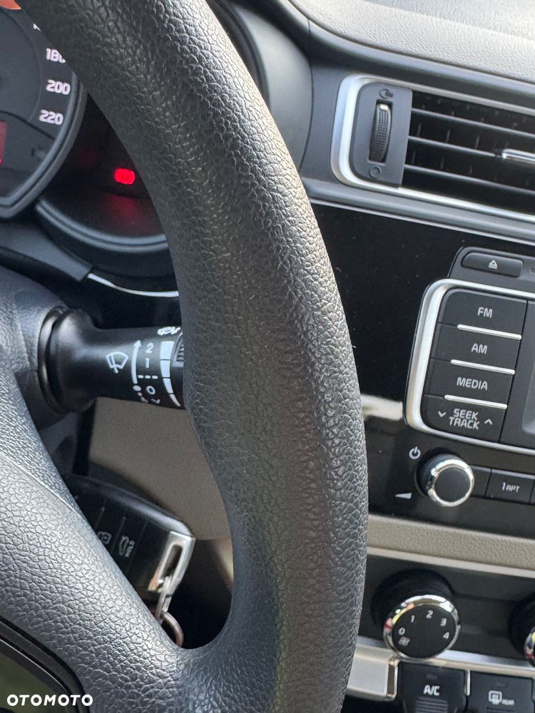 Kia Rio 1.2 L - 21