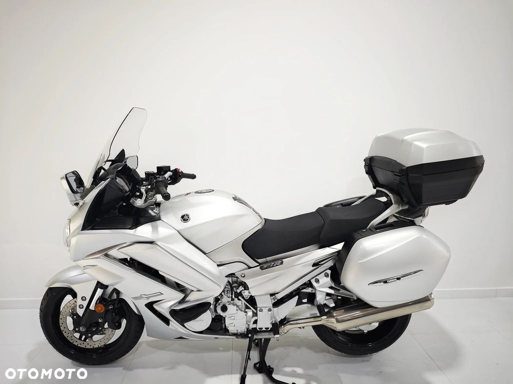 Yamaha FJR - 11