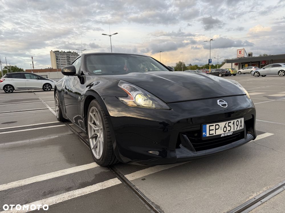 Nissan 370 Z - 2