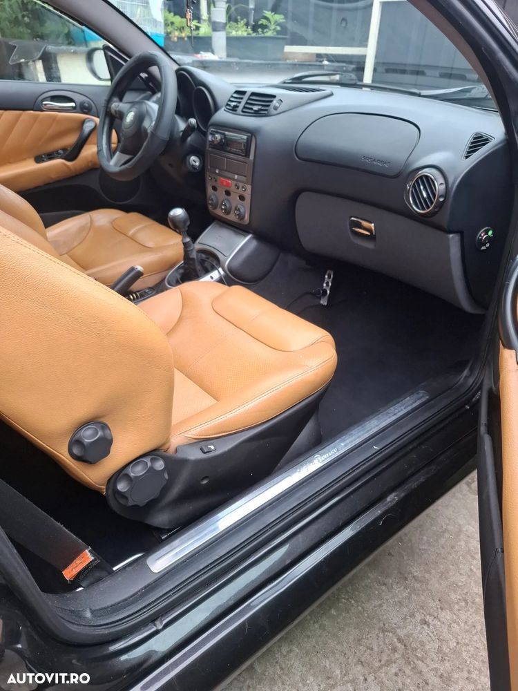 Alfa Romeo GT 1.9 JTD M-Jet Collezione - 3