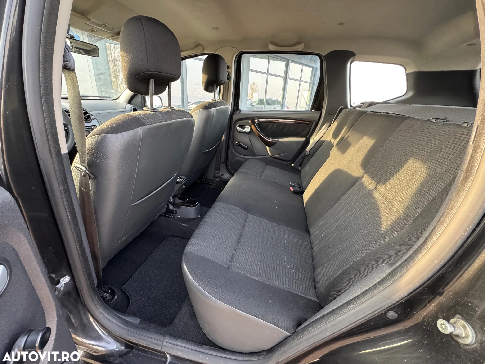 Dacia Duster 1.6 4x2 Laureate - 14