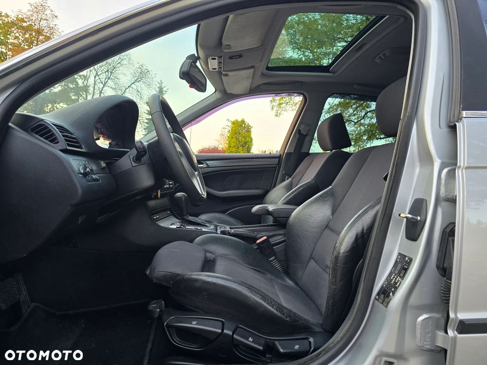 BMW Seria 3 323i - 25