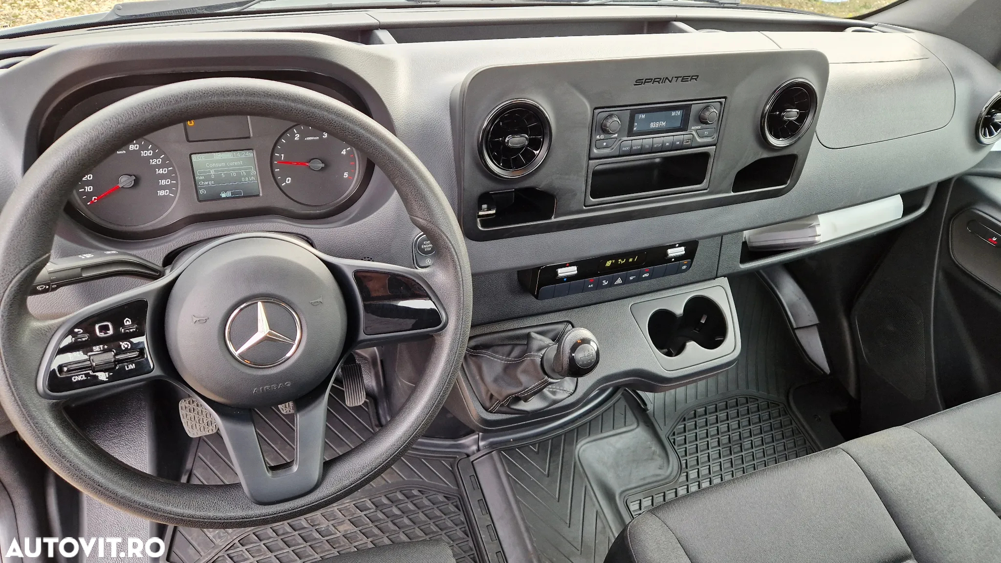 Mercedes-Benz Sprinter - 17
