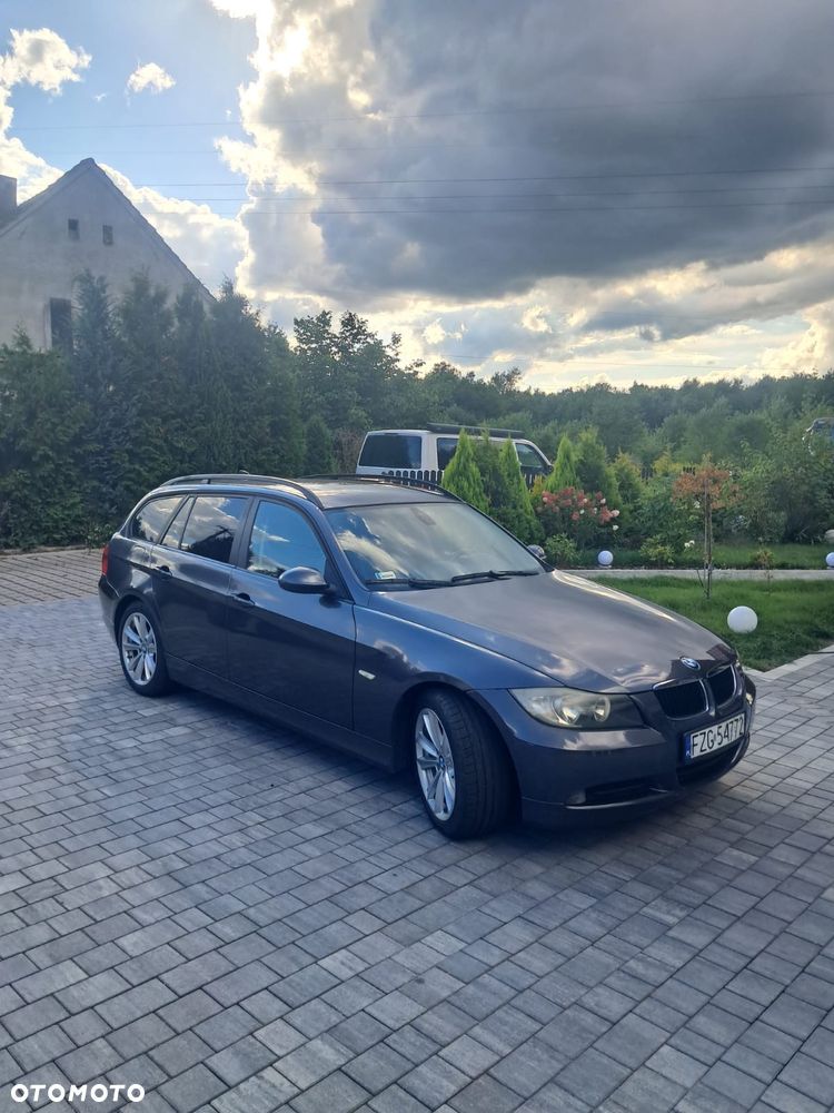 BMW Seria 3 318d - 4