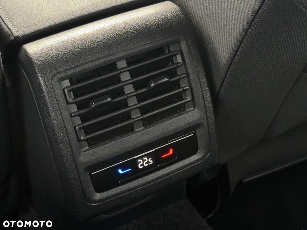 Volkswagen Golf Variant - 30