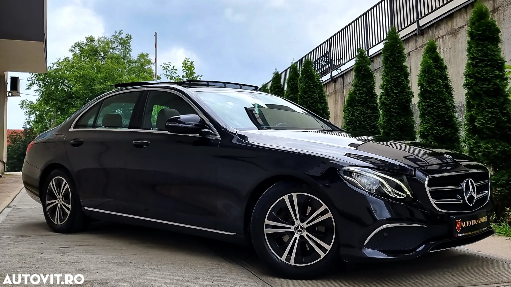 Mercedes-Benz E 220 d T 9G-TRONIC Avantgarde - 34