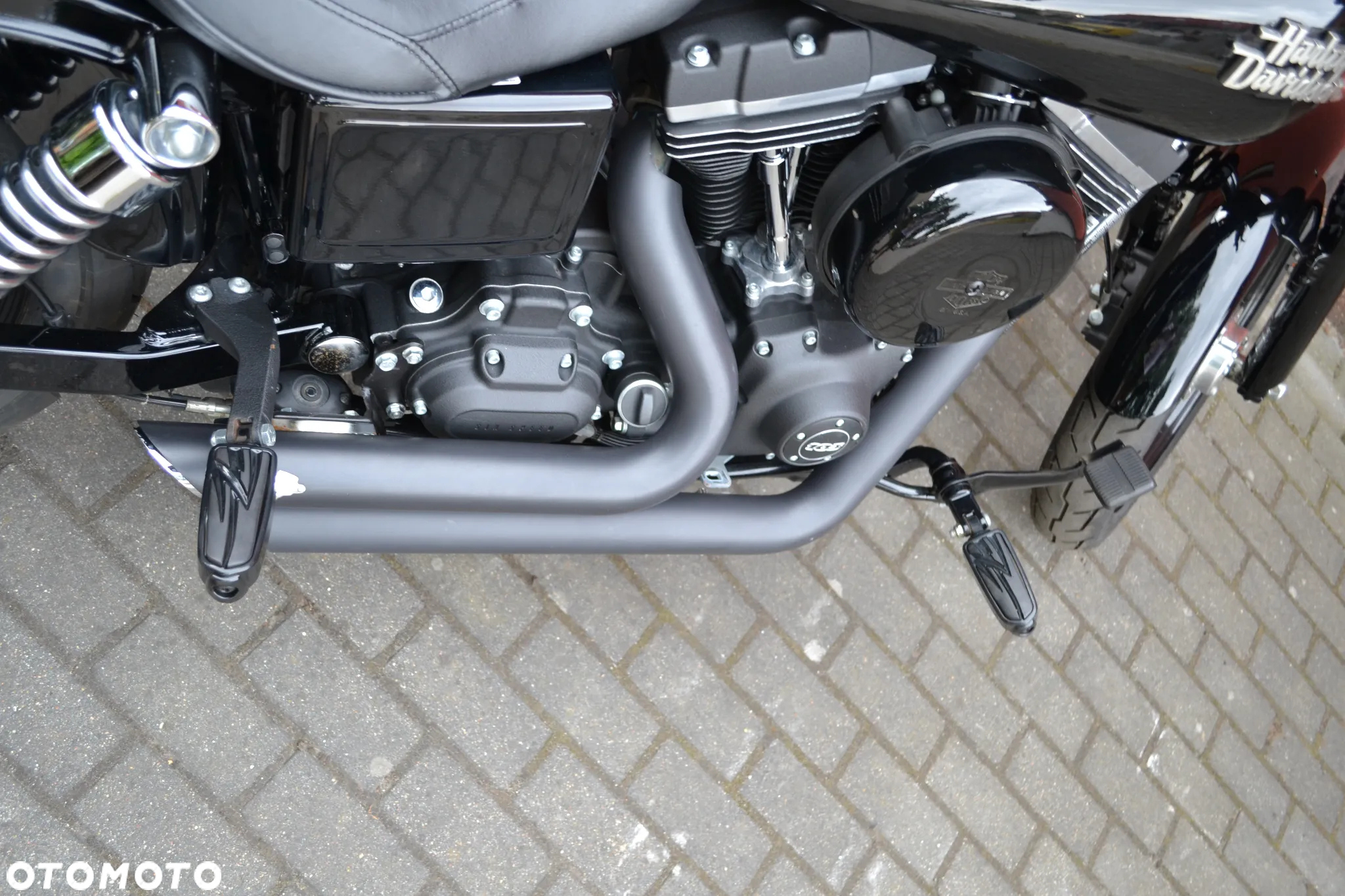 Harley-Davidson Dyna Street Bob - 5