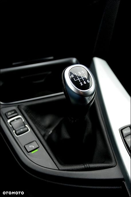 BMW 3GT 318d Luxury Line - 32