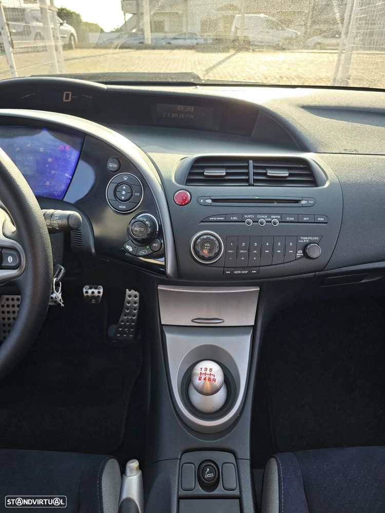 Honda Civic 1.4 Sport - 14