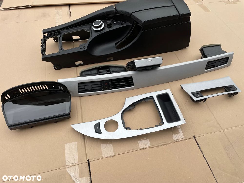 bmw e60 e61  tunel środkowy podłokietnik monitor duży wyświetlacz