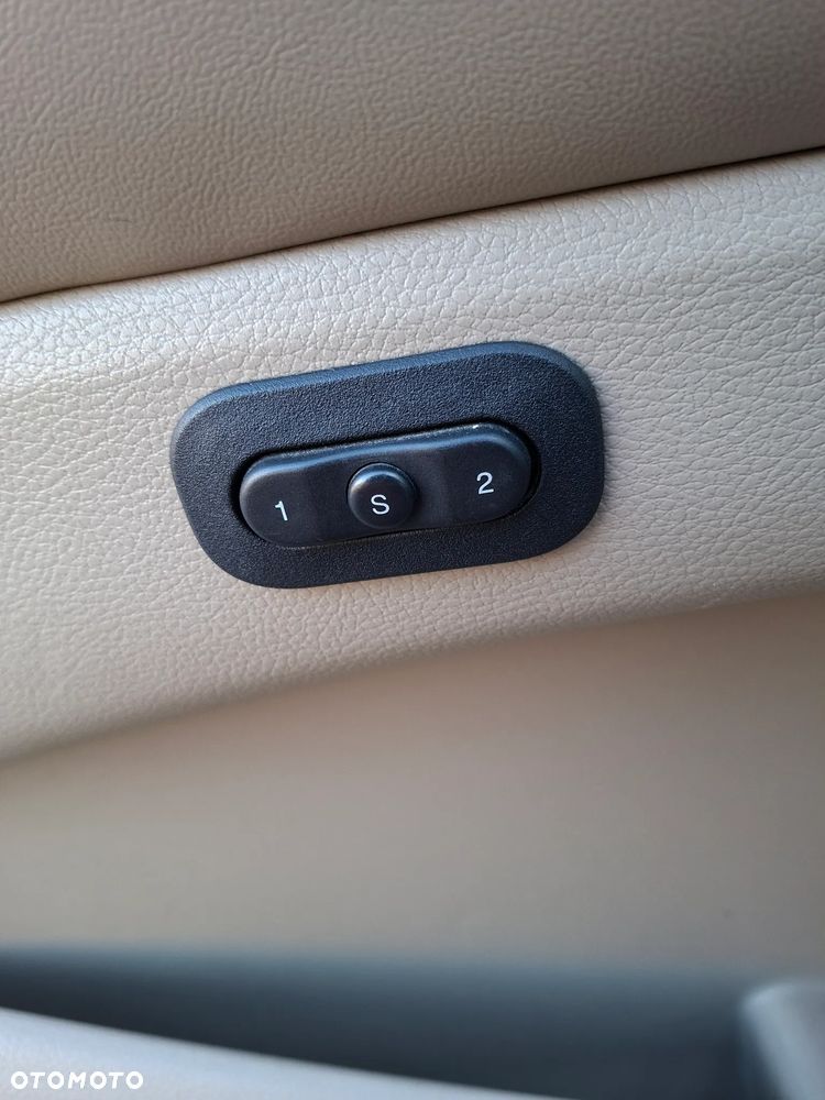 Jeep Grand Cherokee - 16