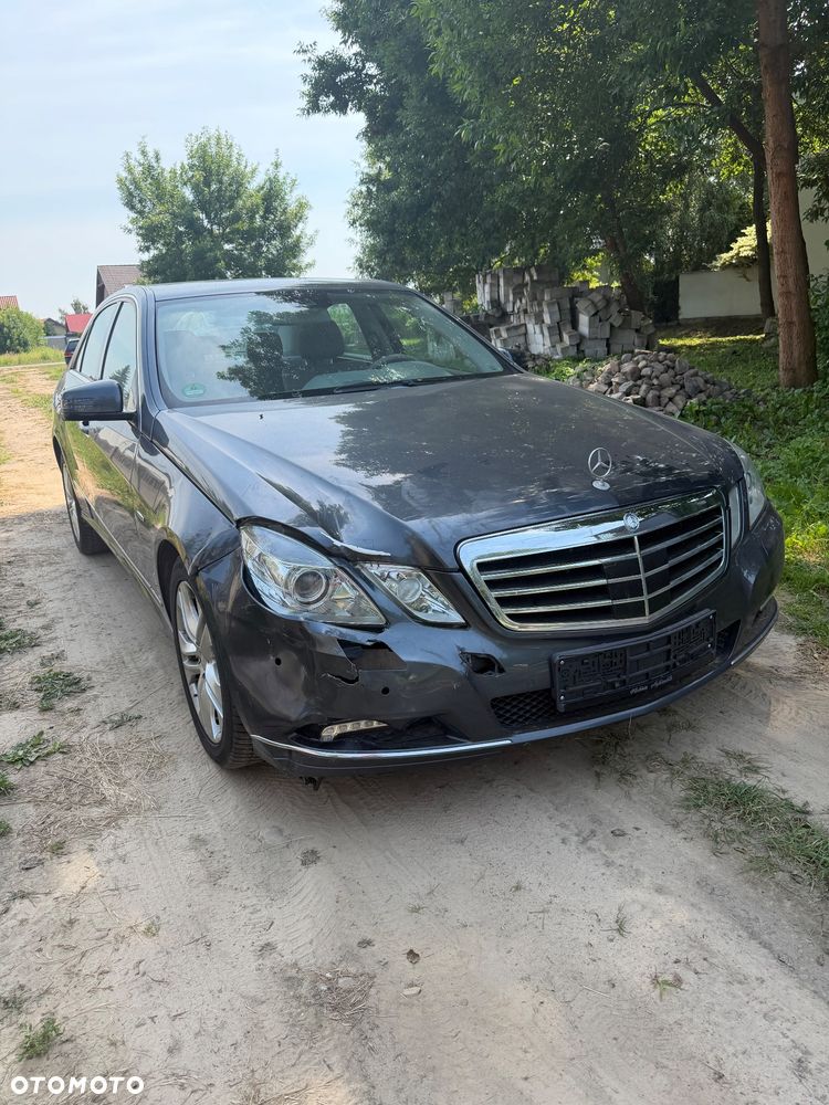 Mercedes-Benz Klasa E 350 CGI BlueEFFICIENCY 7G-TRONIC Elegance - 2