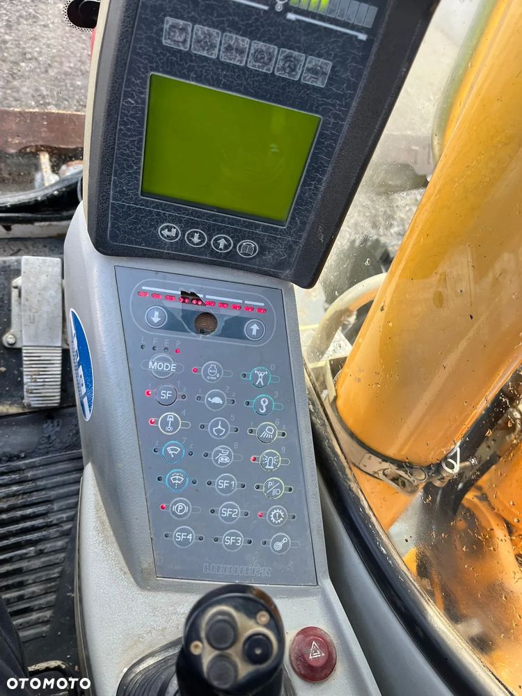 Liebherr A 900 C / 2007 / 10800 godzin / 2 łyżki / pług / podpory ? Import Francja - 11