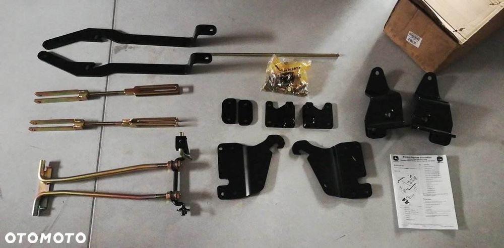 Zestaw opuszczania zaczep John Deere 2520 LVB25687 - 2