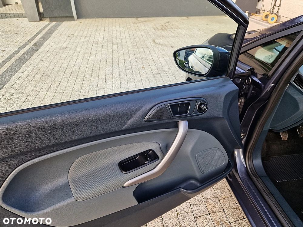 Ford Fiesta 1.25 Champions Edition - 13