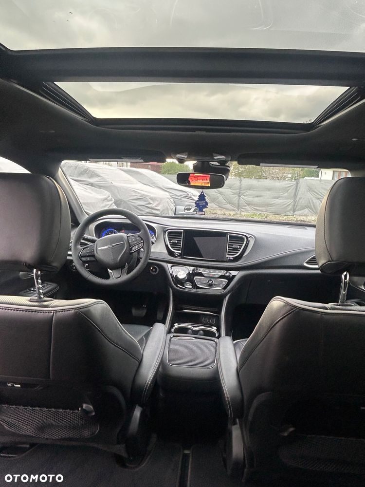 Chrysler Pacifica - 13