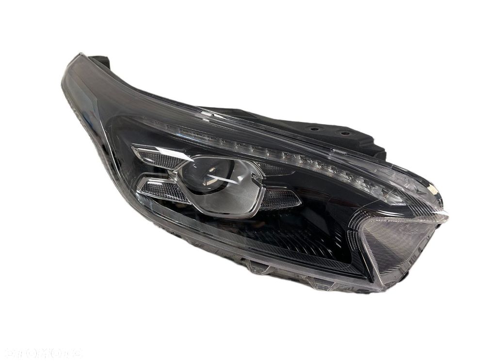 KIA X-CEED XCEED 19- LAMPA PRAWA PRZEDNIA FULL LED 92102-J7300 EUROPA