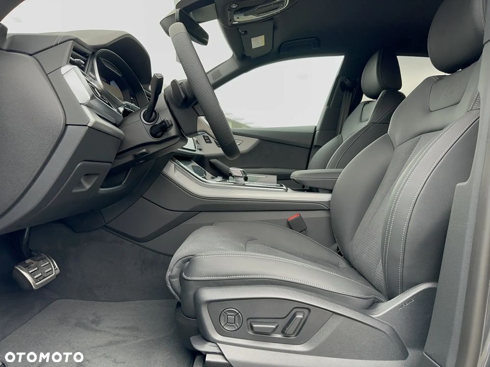 Audi Q8 - 11