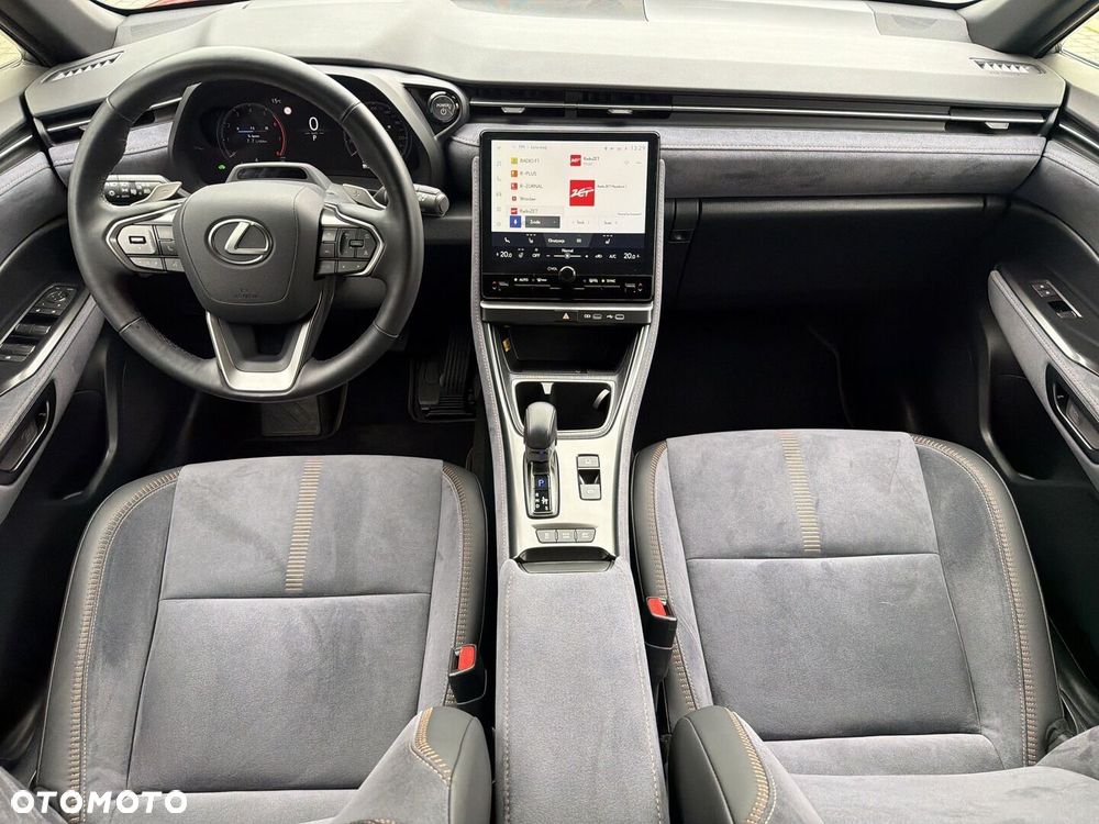 Lexus LBX 1.5 Hybrid Cool AWD - 15