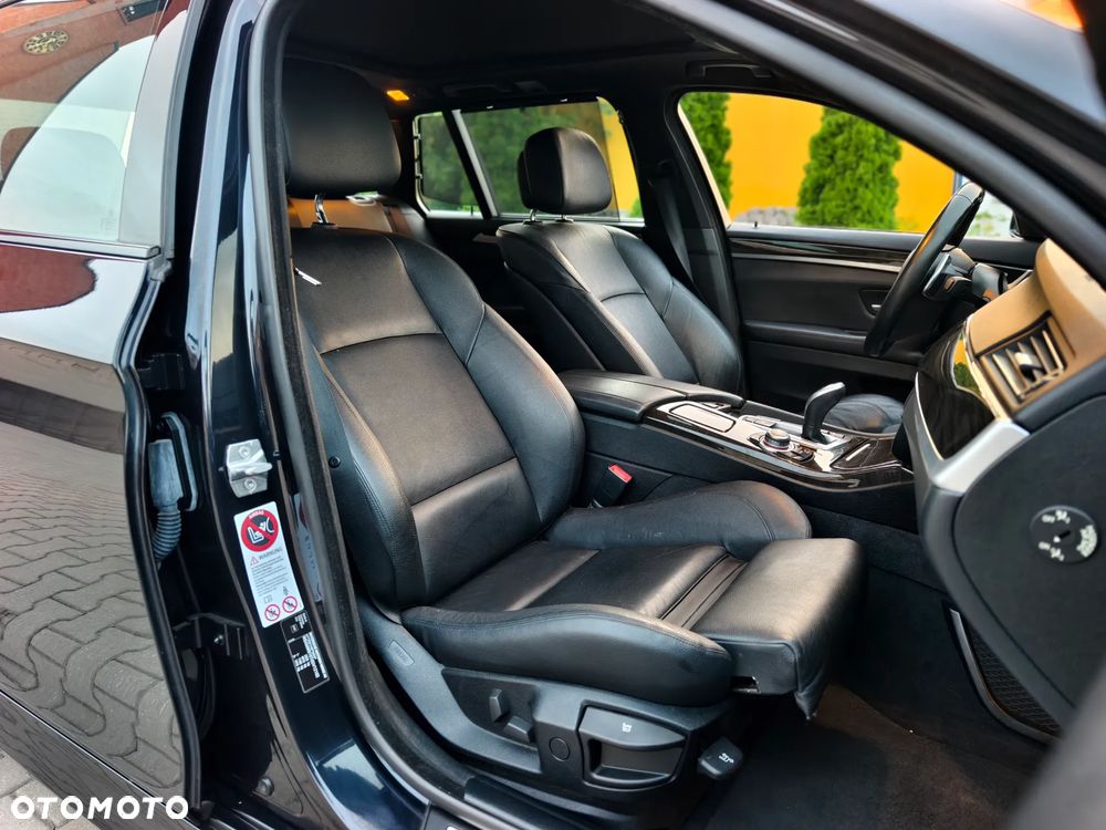 BMW Seria 5 530d xDrive Sport-Aut Modern Line - 19