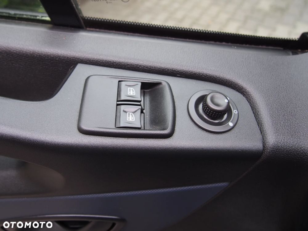 Opel vivaro - 11