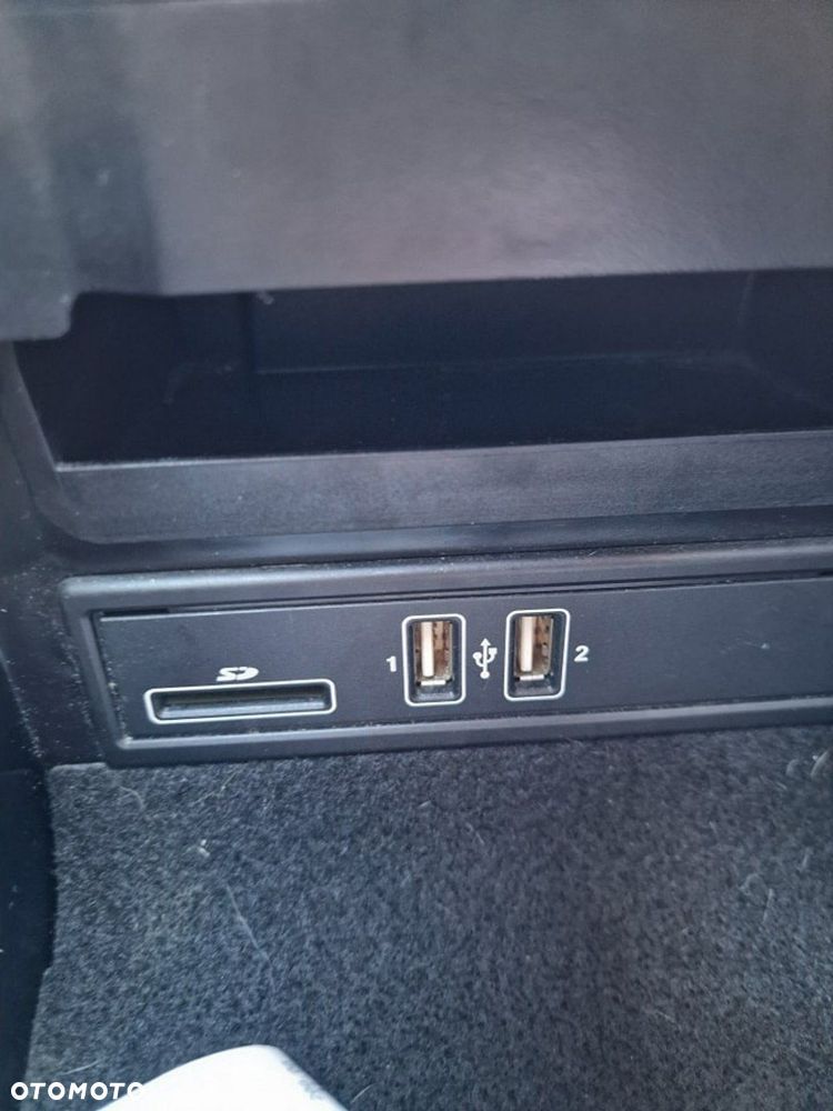 Mercedes-Benz Klasa E - 28