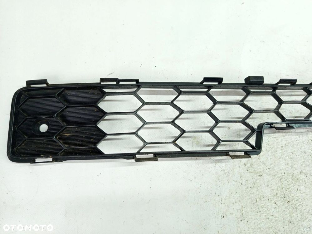 KRATKA ZDERZAKA PRZÓD PRZEDNIEGO TOYOTA HILUX VII 53112-0K040 - 2