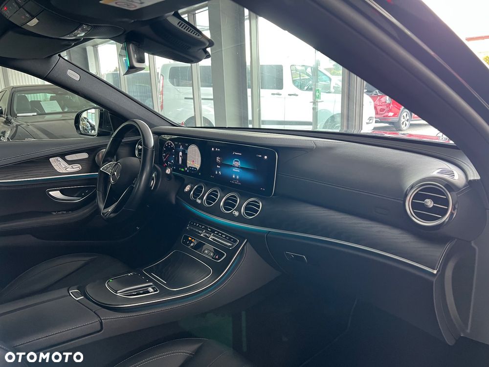 Mercedes-Benz Klasa E 200 Exclusive - 39