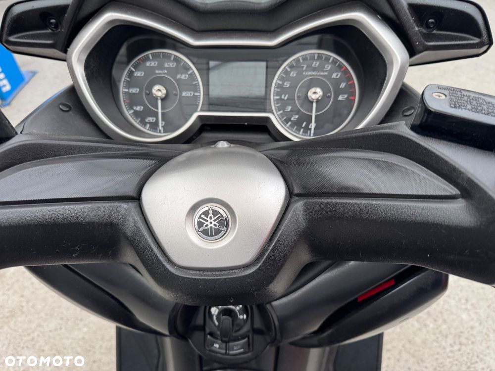 Yamaha X-max - 12