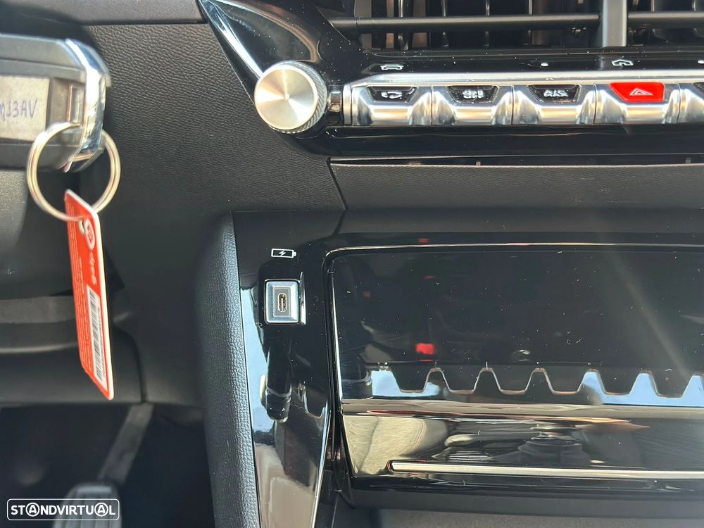 Peugeot 208 1.2 PureTech Allure Pack - 32