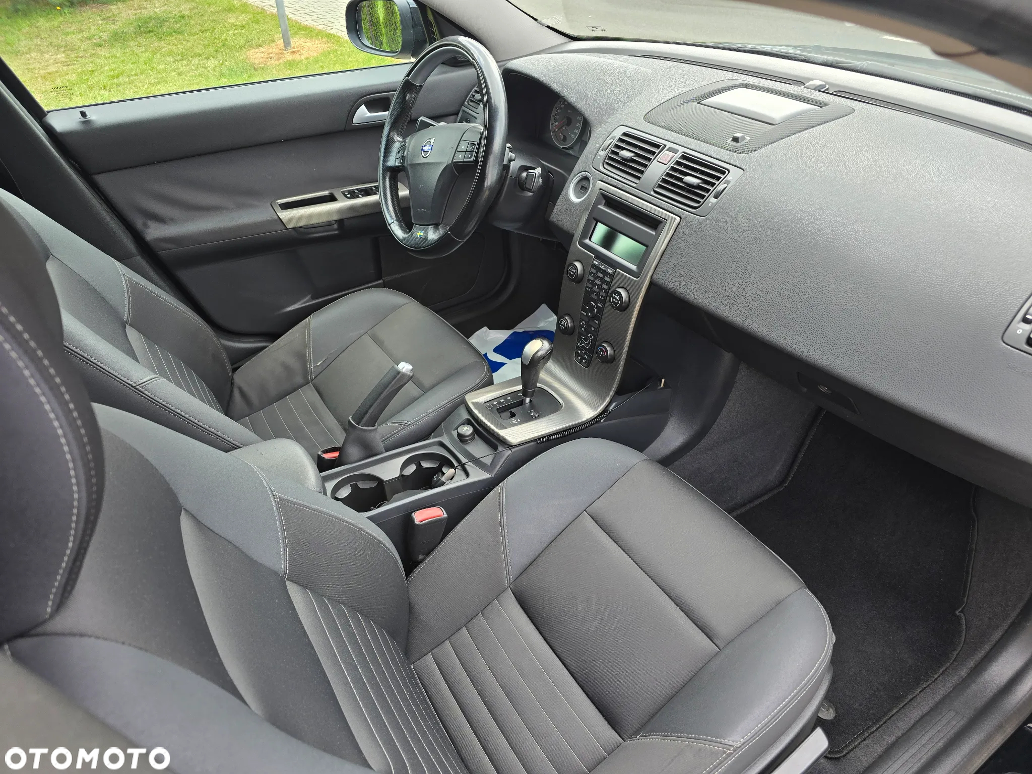 Volvo S40 2.4D5 - 12