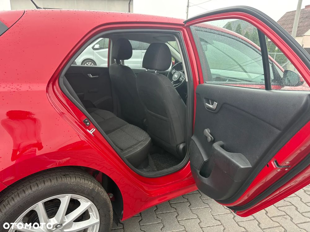 Kia Rio - 11