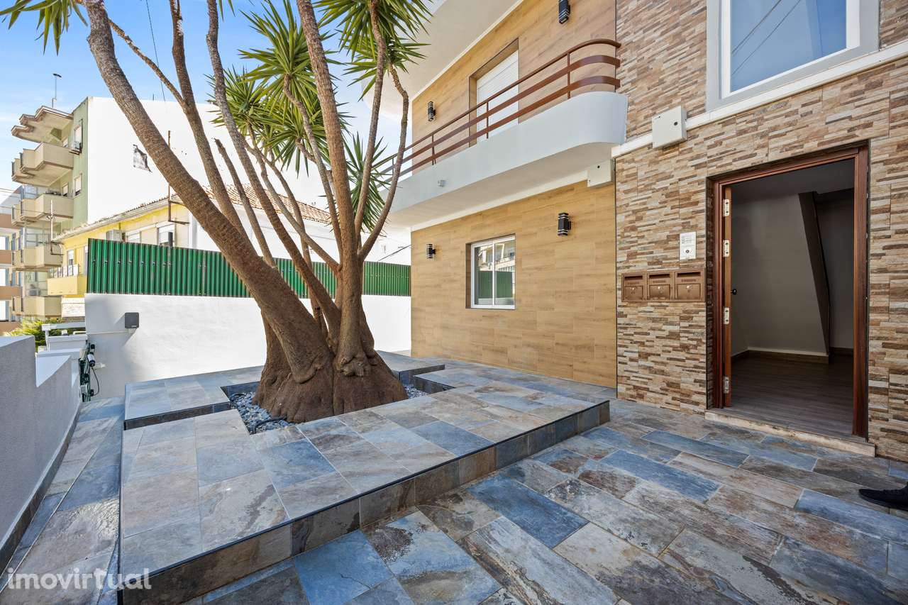 Apartamento de luxo T2 com estacionamento privativo em Almada - Grande imagem: 2/21