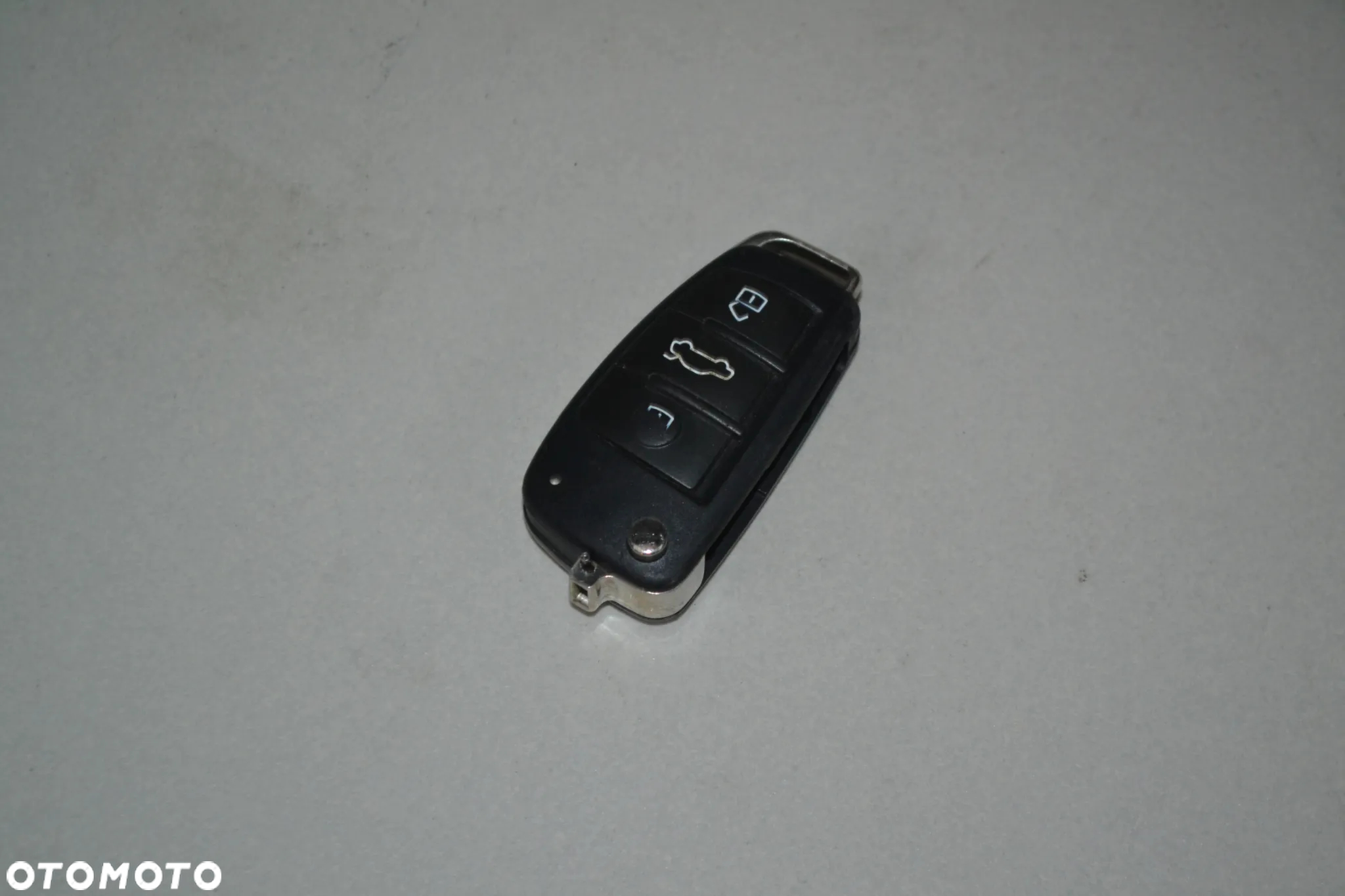 AUDI A3 8P LIFT KLUCZYK PILOT HELLA 434 MHz 8P0837220D - 4