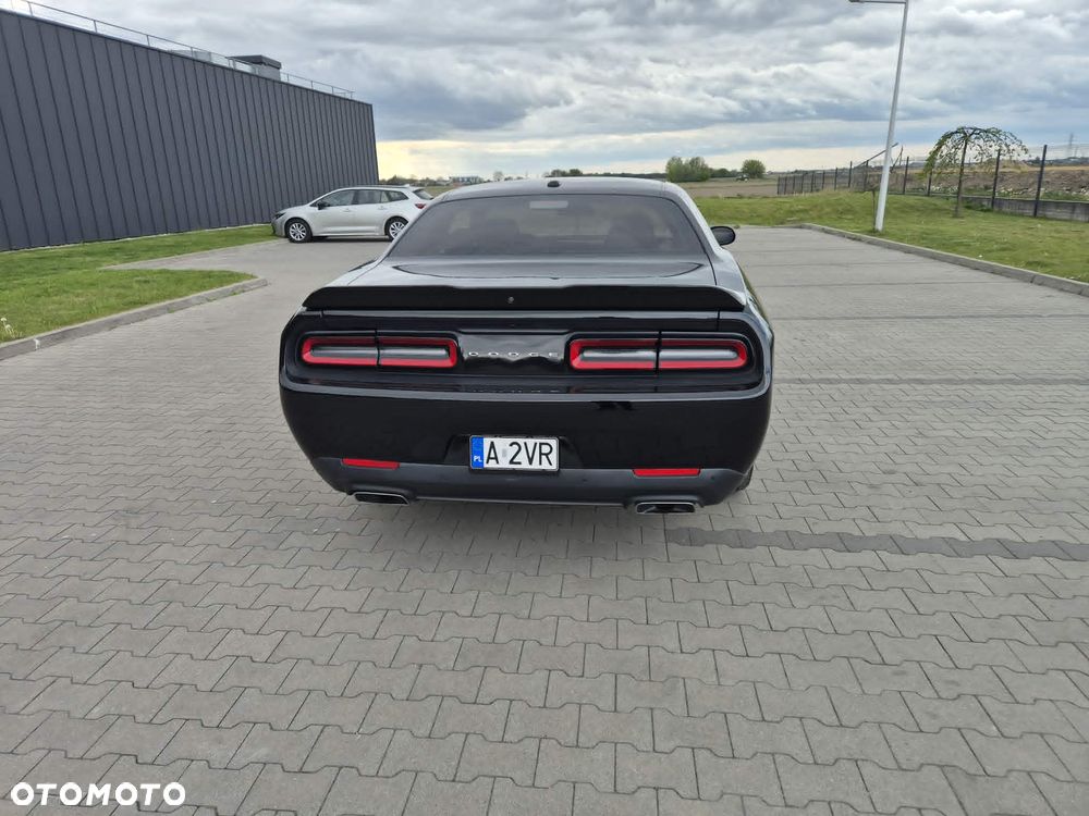 Dodge Challenger 5.7 R/T - 4