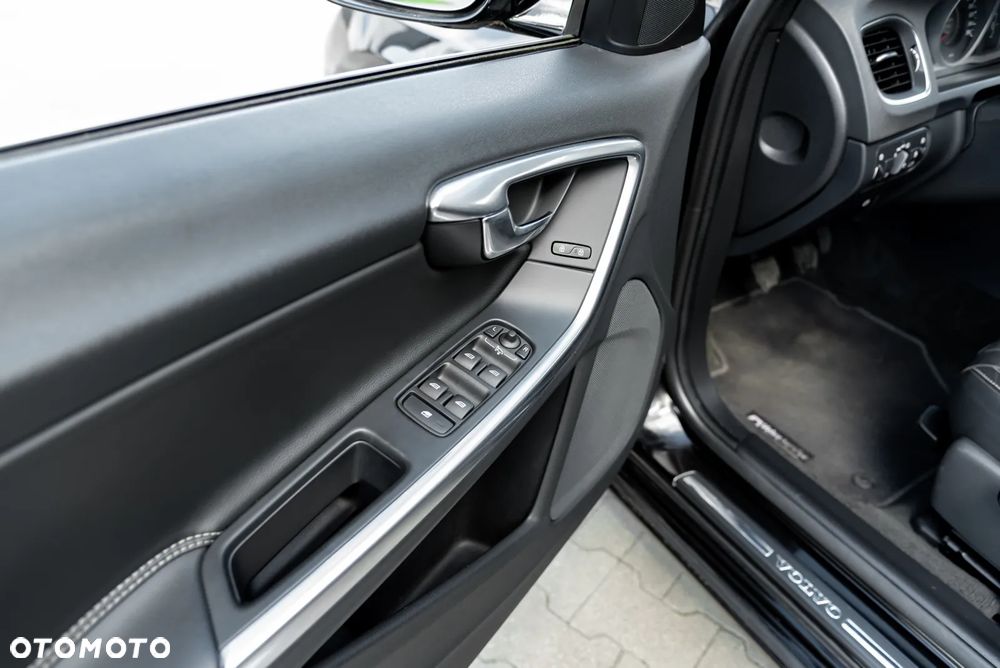 Volvo V60 D2 Kinetic - 17