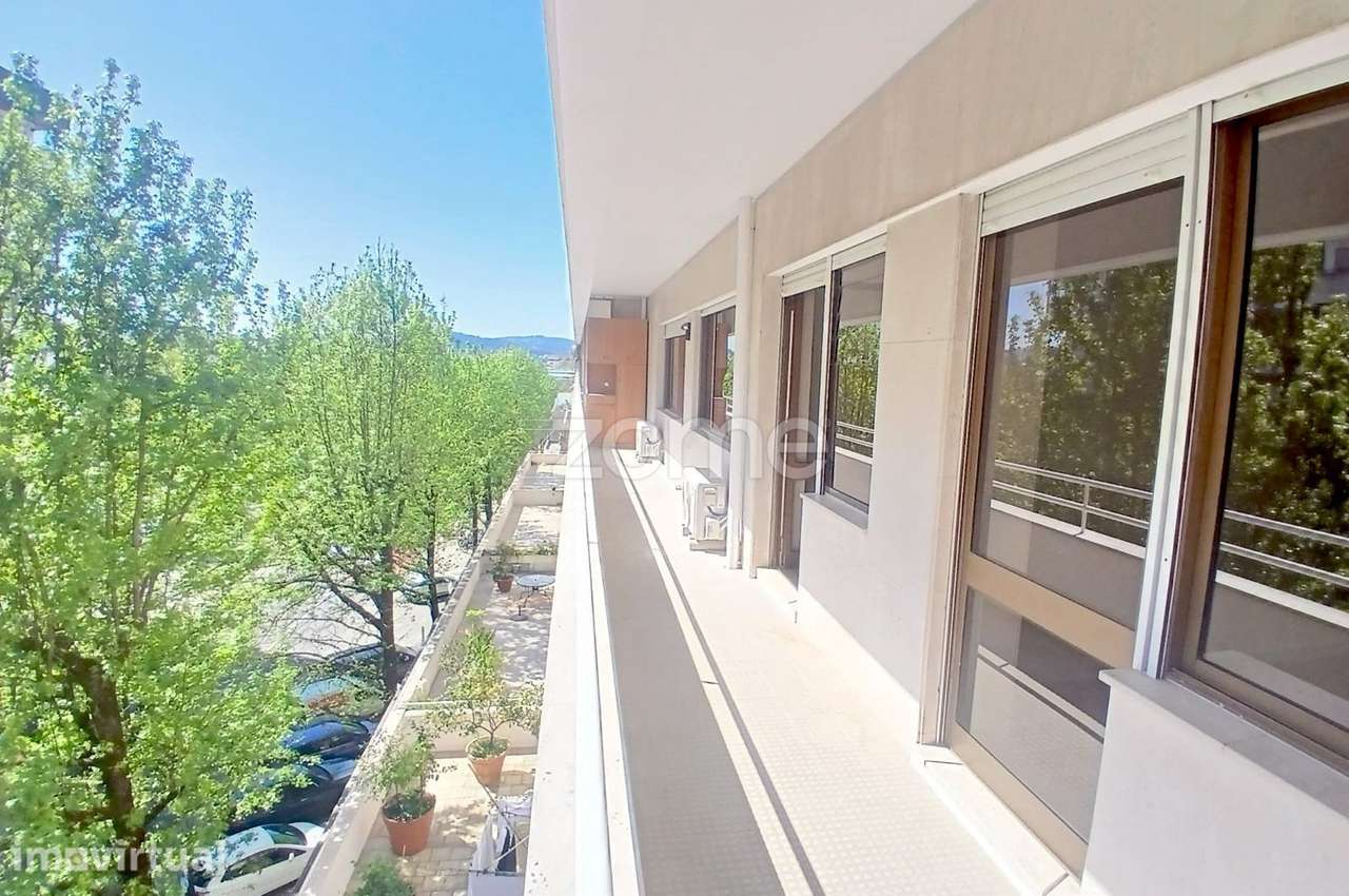 Apartamento T2 Renovado no Centro da Cidade - Grande imagem: 2/22